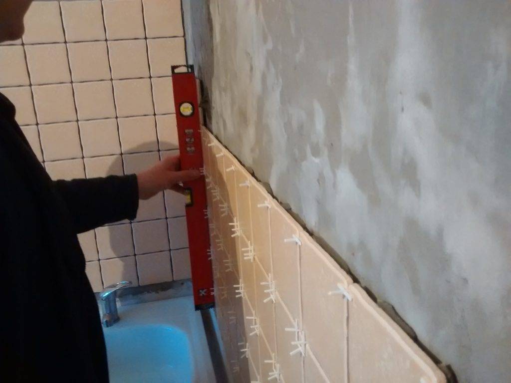 Укладка плитки на стены: правильная технология укладки плитки для начинающих