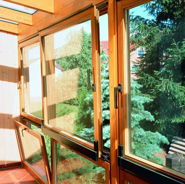 Окна на балкон раздвижные: какие выбрать и как установить