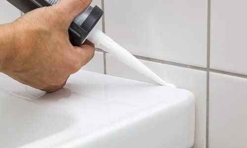 Какой герметик лучше для ванной – определение лучшего  герметика для защиты ванн от влаги