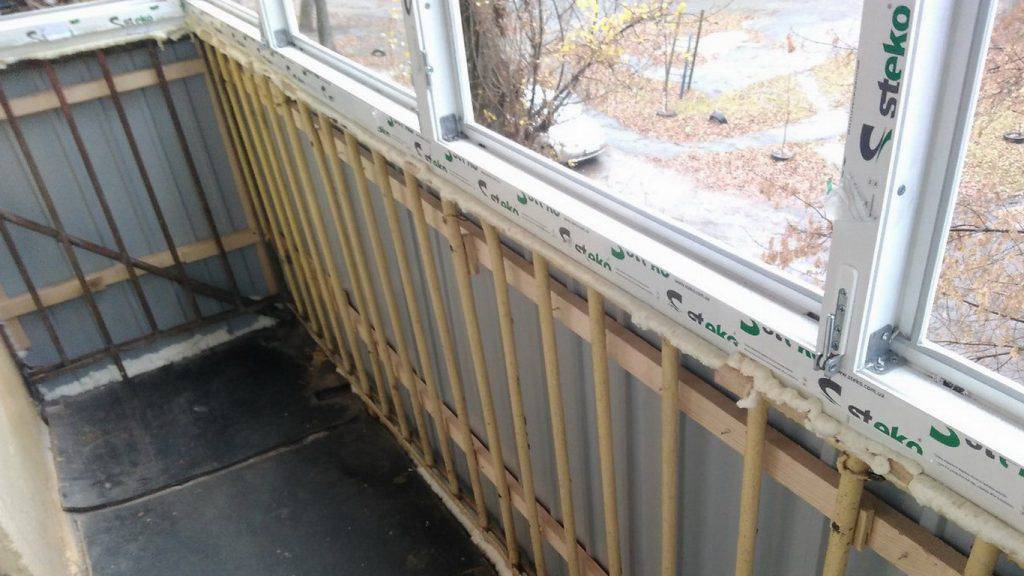 Как правильно обшить балкон снаружи сайдингом – видео