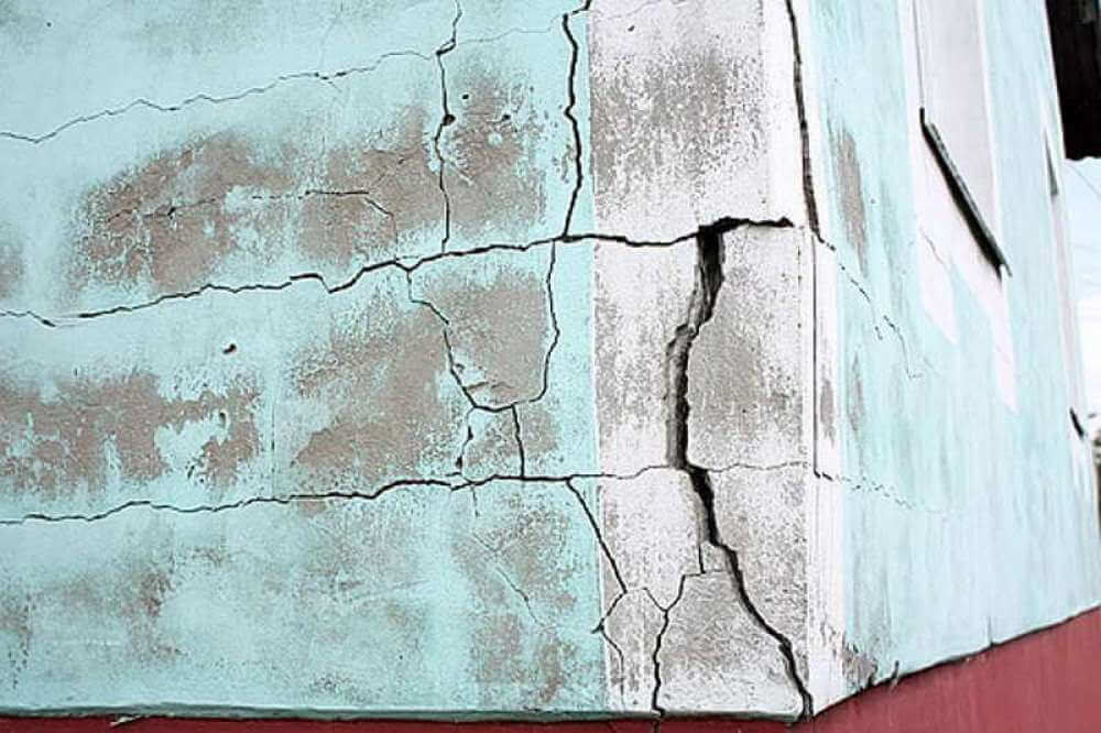 Причины появления трещин на стенах из газобетона