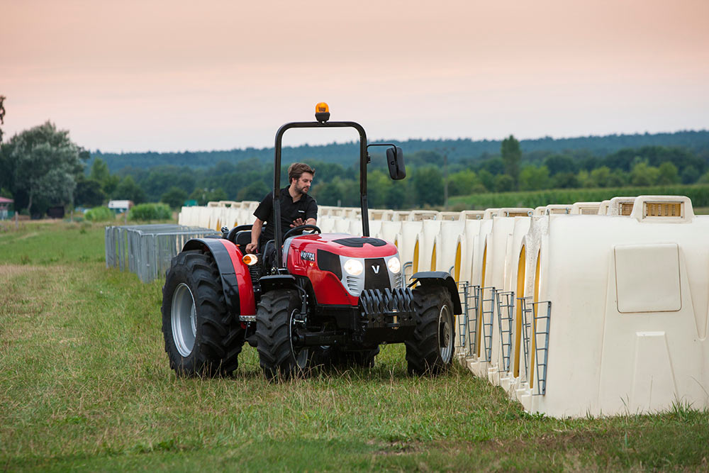 Выбираем мини-трактор для дачи: популярные модели на 2020 год и их описание