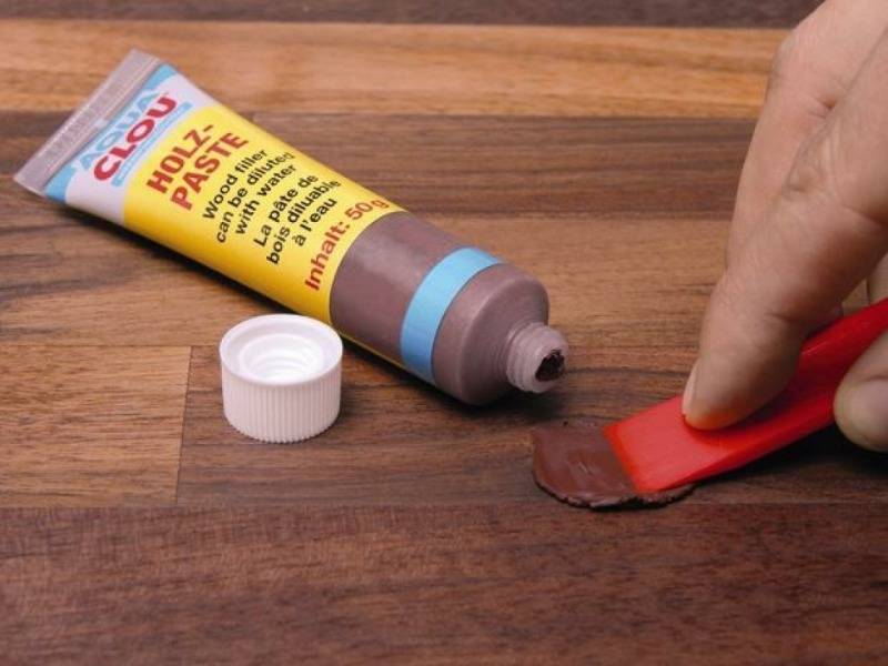 Как убрать царапины с ламината на полу в домашних условиях: как удалить подручными средствами и специальными препаратами?