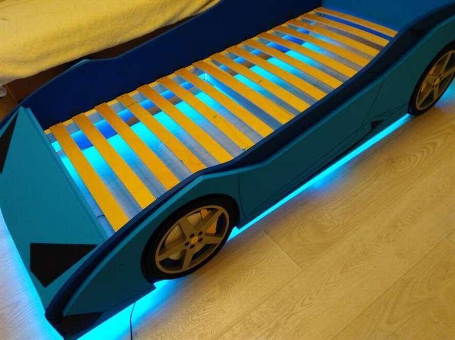 Кровать-машина: яркие и популярные модели кроватей для мальчиков и девочек в виде машинки (135 фото)