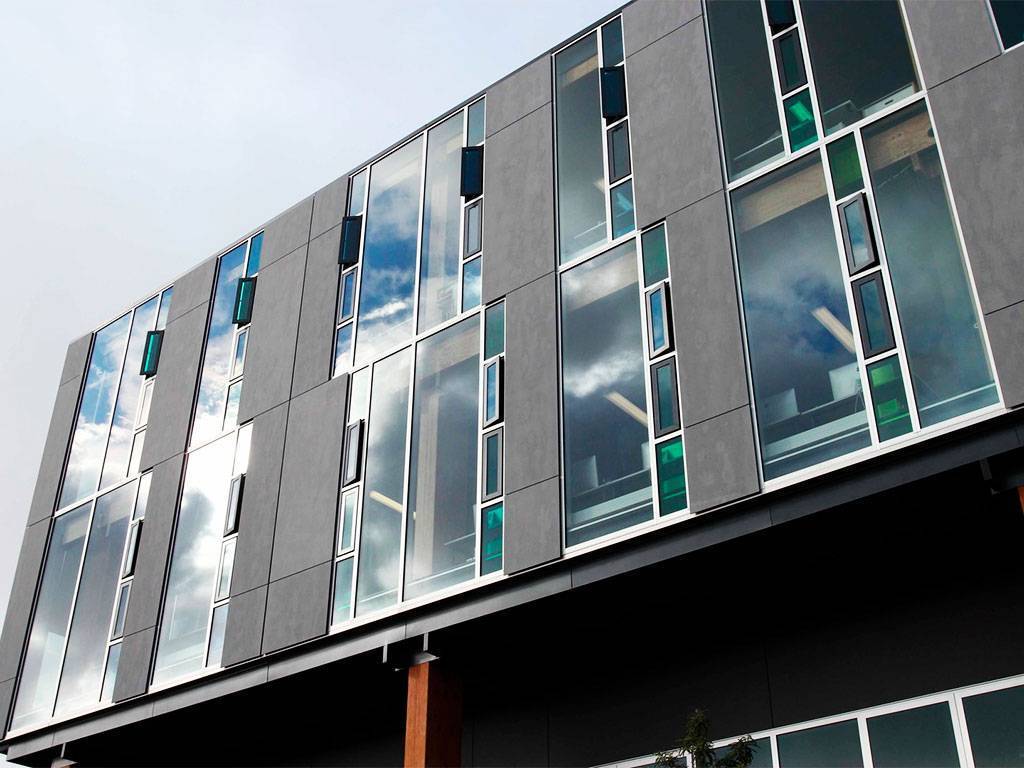Фасадное алюминиевое остекление – лучшие фасады частных домов
