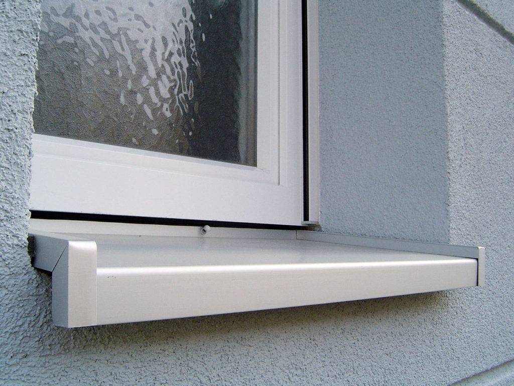 Как установить отлив на окно: подробная инструкция