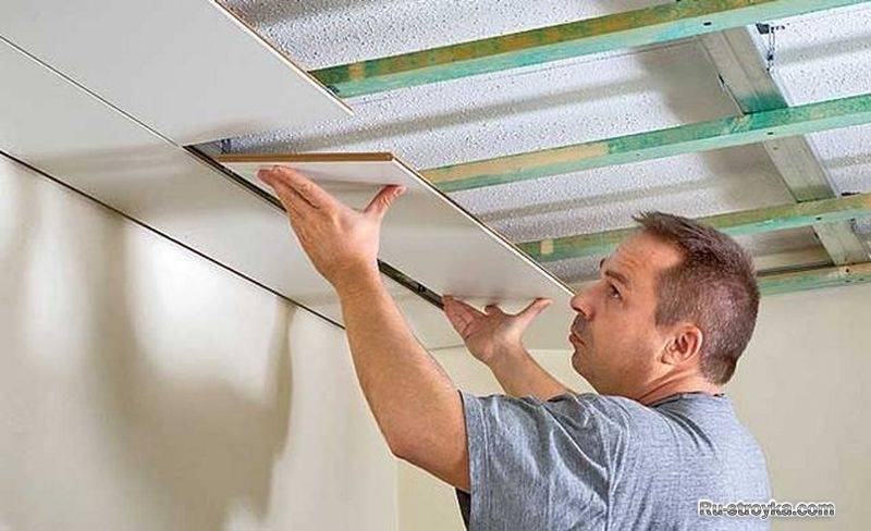Как сделать потолок из пластиковых панелей - подробная инструкция