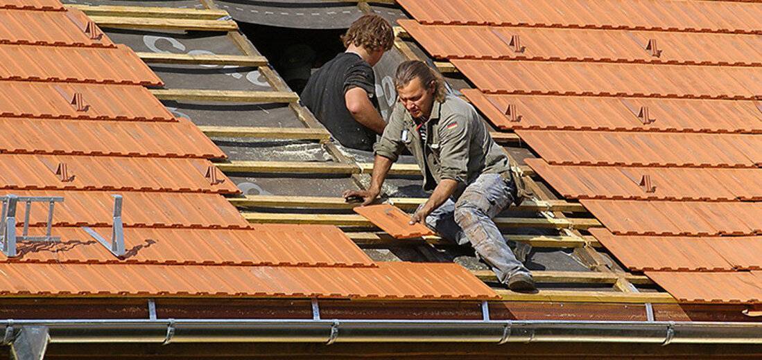 Чем покрыть крышу дома чтобы было качественно и недорого