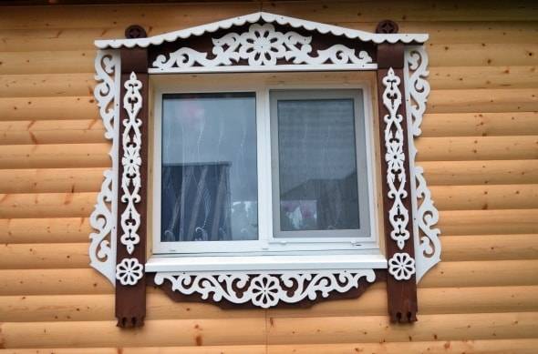 Деревянные наличники на окна – резные узоры для обрамления окон