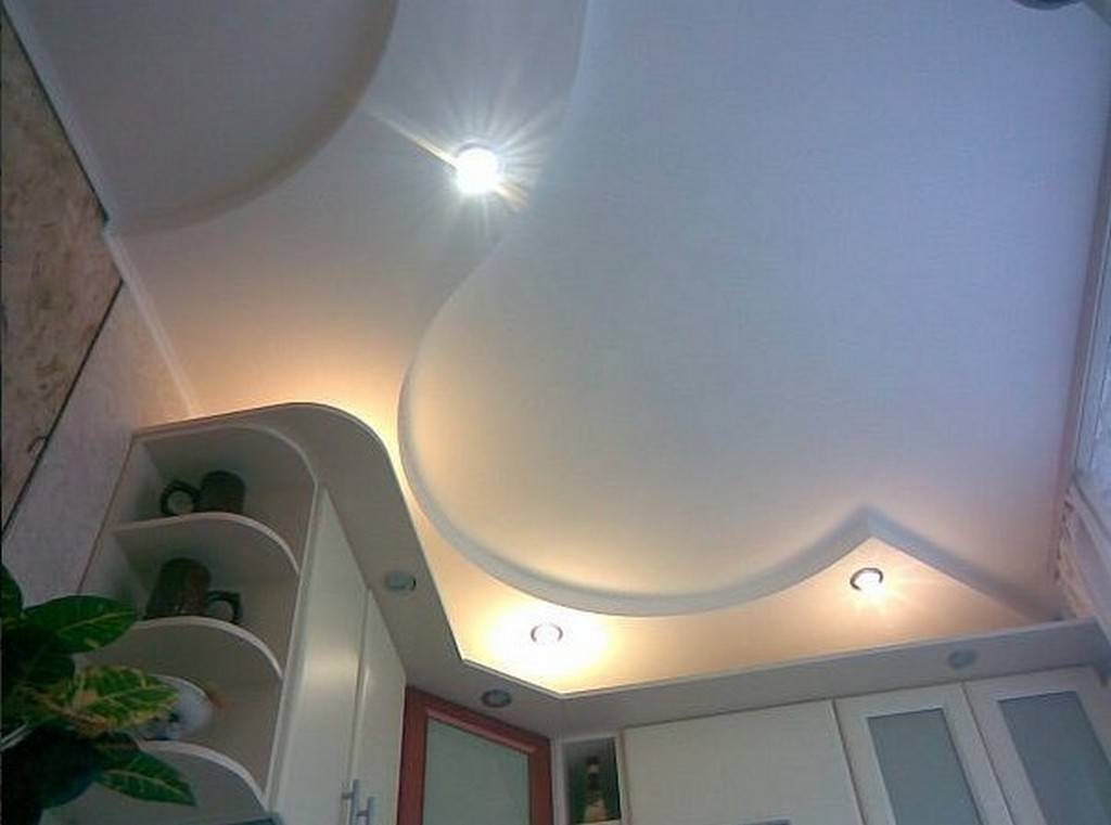 Как сделать двух уровненный потолок из гипсокартона с подсветкой своими руками? полезные рекомендации