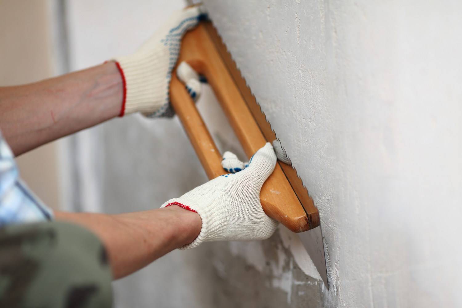 Как выровнять стены в квартире своими руками: материалы и инструменты для самостоятельной работы в квартире