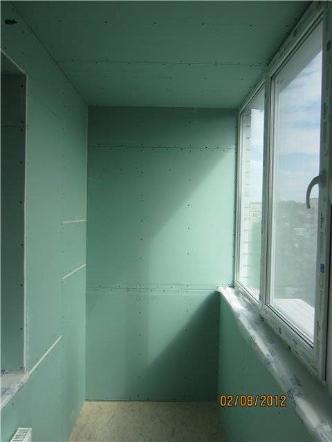 Процесс внутренней отделки балкона гипсокартоном