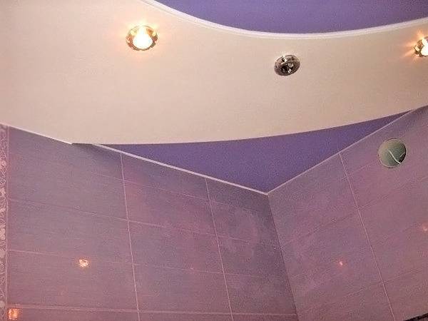 Потолки из гипсокартона в ванной комнате: 50 классных фото и современных идей