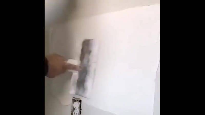 Дыра в гипсокартоне на стене — как заделать?