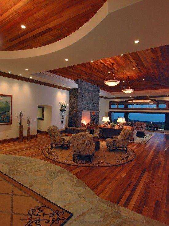 Отделка потолка в деревянном доме: штукатурка, гипсокартон, дерево, вагонка, шпонированные панели, массив и рельефные подшивные конструкции