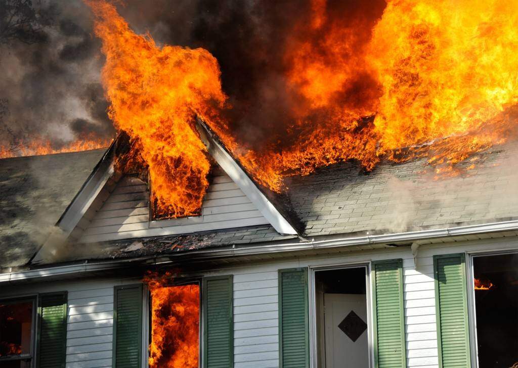 Какая может быть температура при пожаре деревянного дома