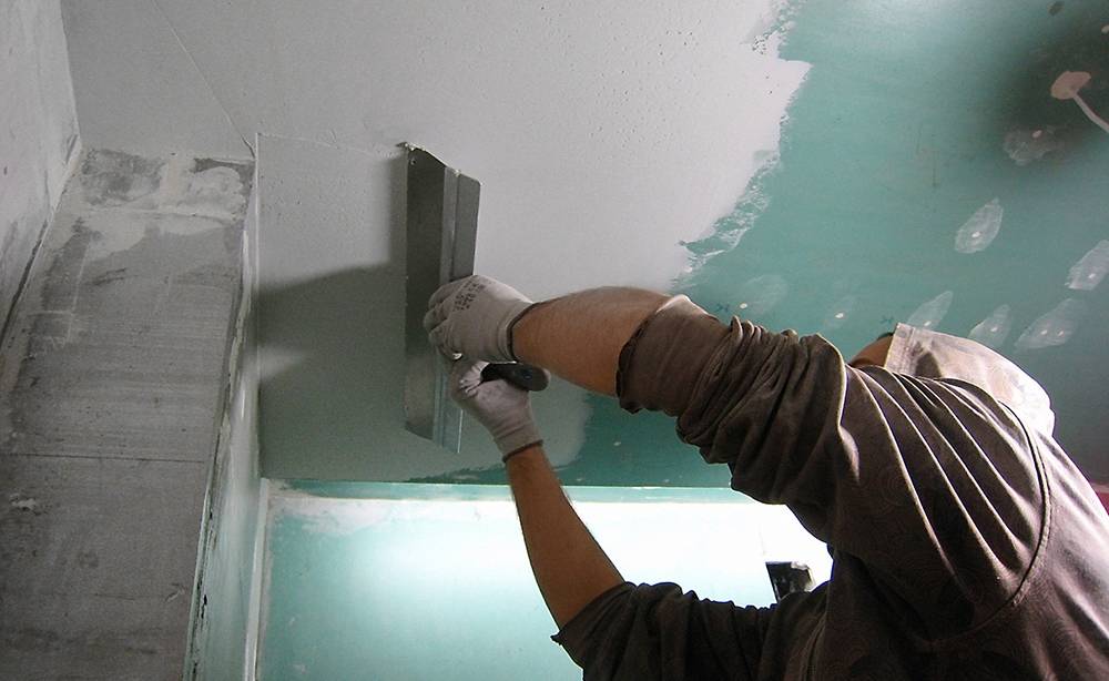 Шпаклевка стен своими руками: пошаговые инструкции и технология шпаклевания под обои и покраску, принципы нанесения шпаклевки на стену